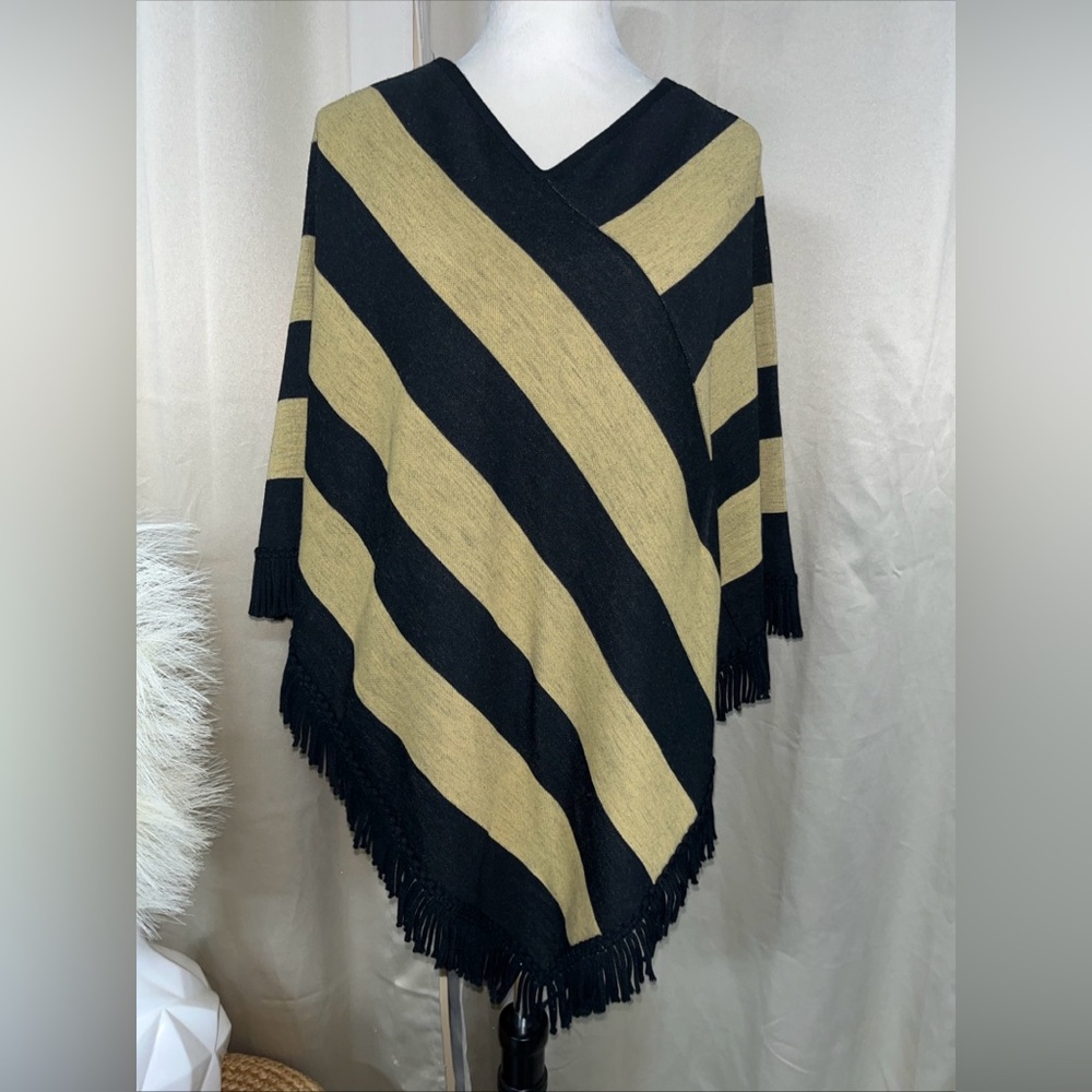 Lennie For Nina Leonard Black/Brown Striped Poncho Sz M